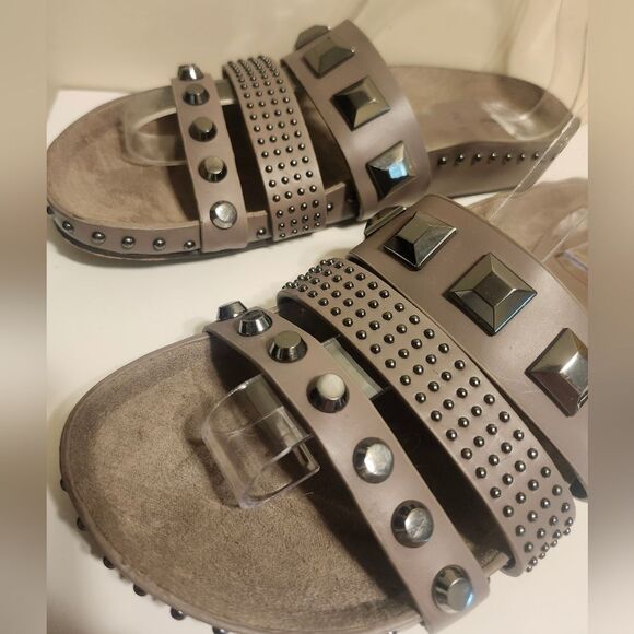 Ivy Kirzhner Gray Leather Strappy Slide Sandals w/Silver Matte studs Sz.7 $345 - Picture 3 of 11